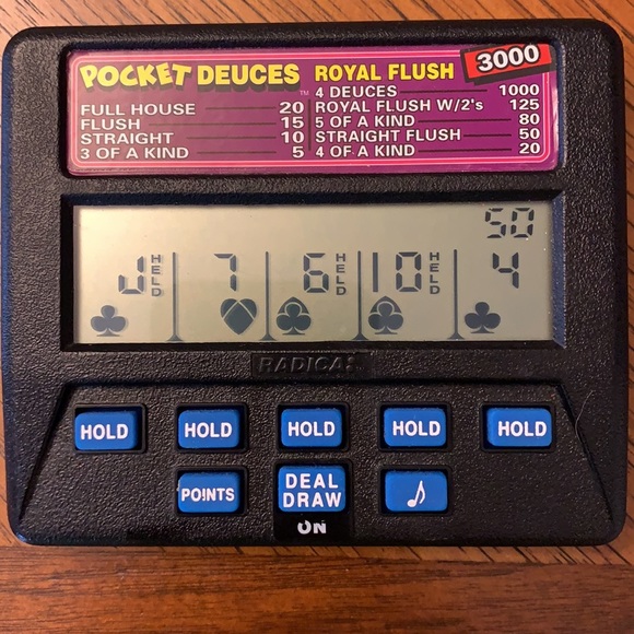 Radica Pocket Deuces Royal Flush 3000 Electronic Hand Held Game Poker guc - Picture 1 of 10